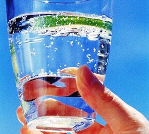 Миф о воде №1. Надо выпивать восемь стаканов воды в день